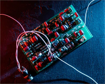 Comparaison des MOSFET et IGBT : Choisir le Bon Dispositif pour les Applications Industrielles